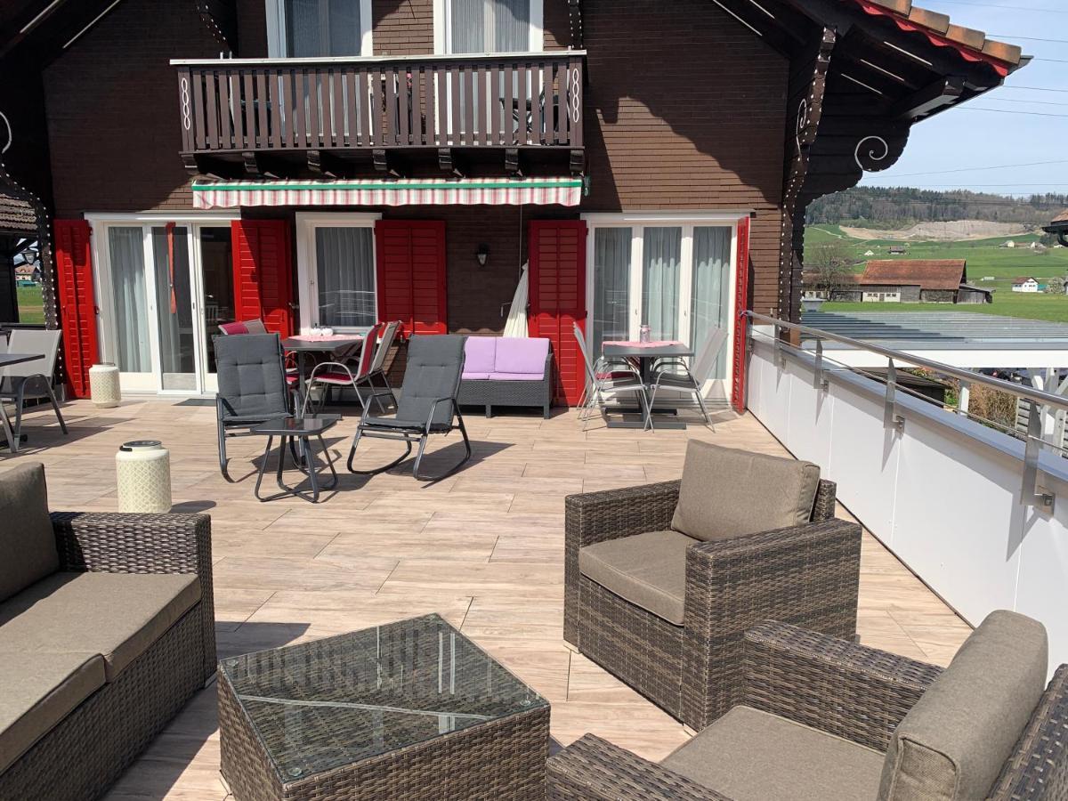 Pension Chalet Charme Siebnen Exteriör bild